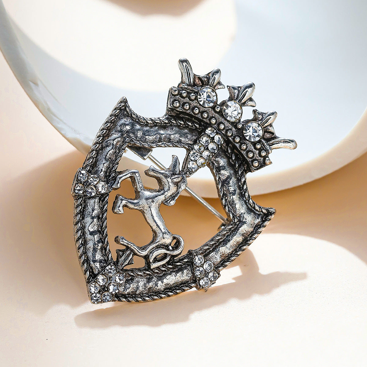Men's Brooch Vintage Horse Shield Crown Clothing Pin 3pcs - Lots of Buttons