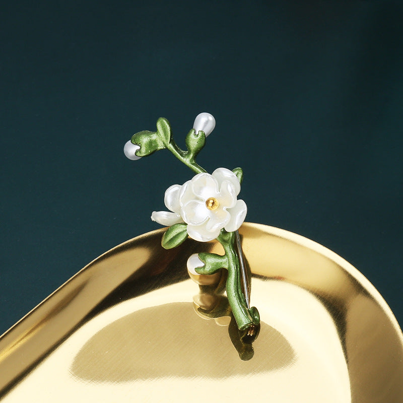 Korean Fashion Green 3D Leaf Brooch Creative Plant Pearl Pin 8 Pack - Lots of Buttons