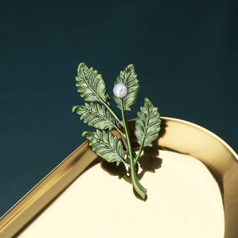 Korean Fashion Green 3D Leaf Brooch Creative Plant Pearl Pin 8 Pack - Lots of Buttons
