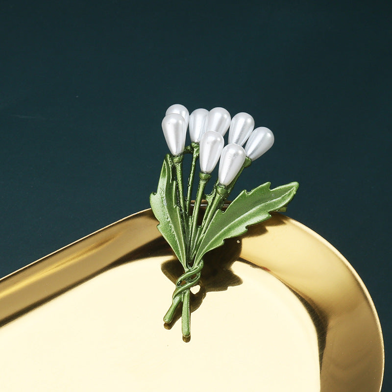 Korean Fashion Green 3D Leaf Brooch Creative Plant Pearl Pin 8 Pack - Lots of Buttons