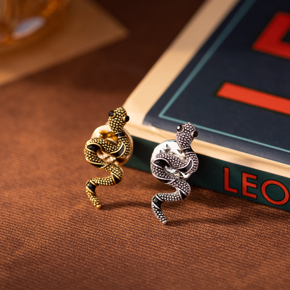 Mini Vintage Little Snake Brooch Men's Personality Pin 4pcs - Lots of Buttons