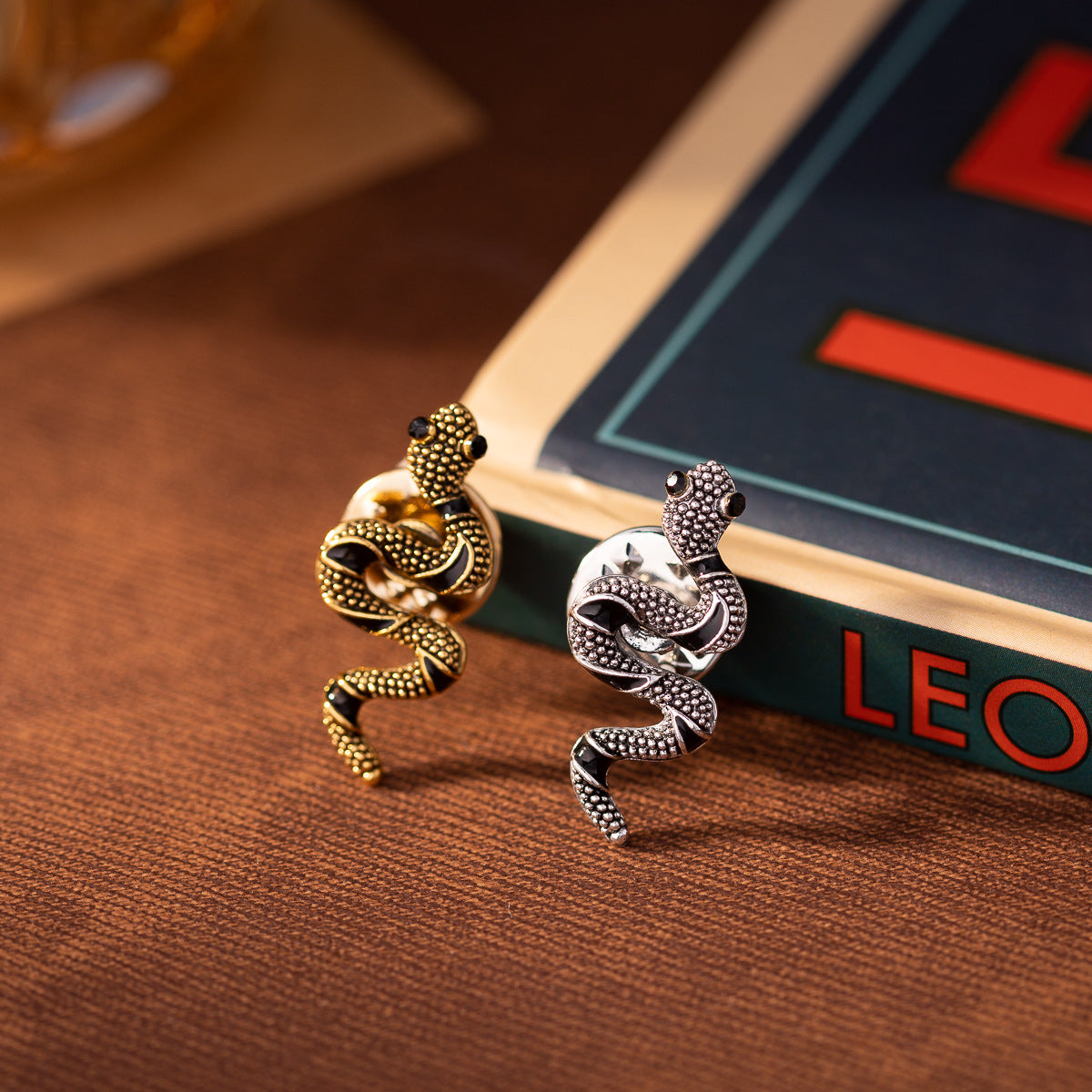 Mini Vintage Little Snake Brooch Men's Personality Pin 4pcs - Lots of Buttons