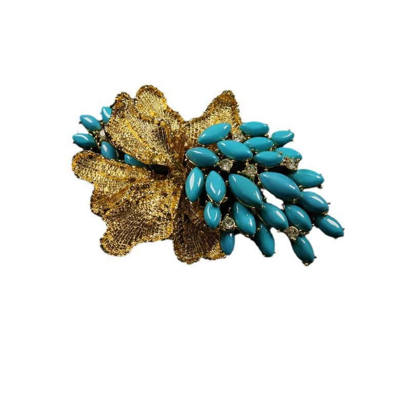 Vintage kunglig inspirerad druvbrosch med rhinestones i legering, kappa nål