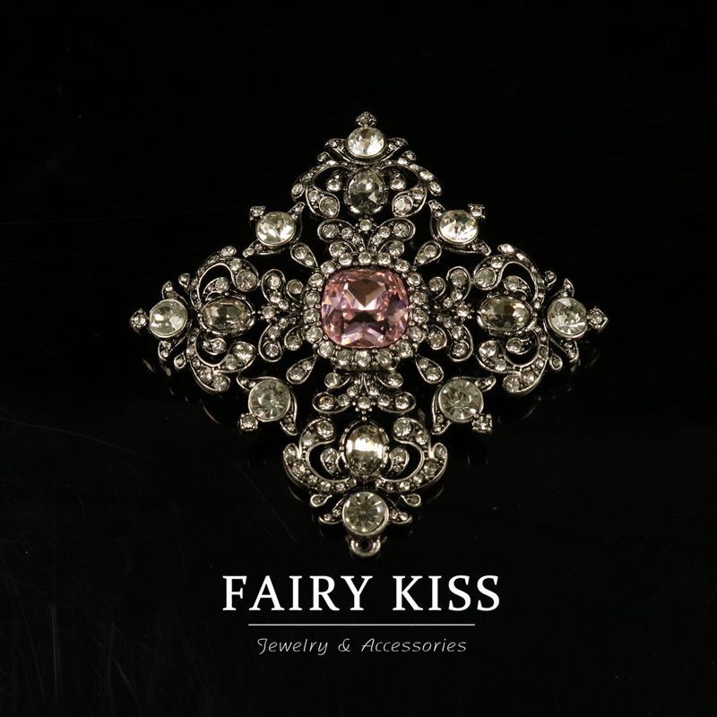 Französische Vintage geometrische Brosche mit Strass und Vergoldung