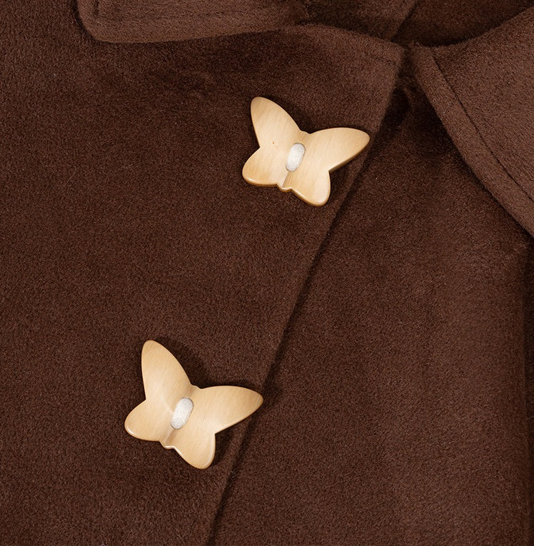 4,4 cm/4,9 cm handgenähte Schmetterling-Zweiloch-Khaki-Harzknoepfe 8 Stück