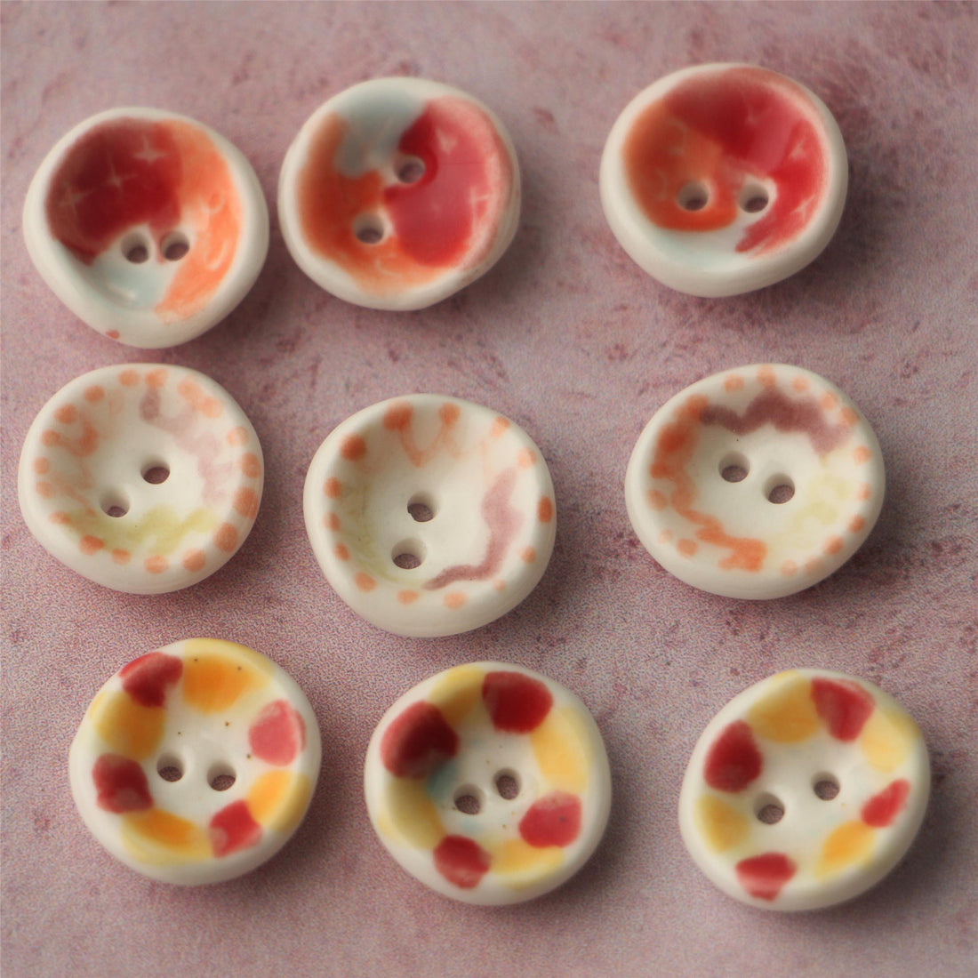 Bottoni in ceramica fatti a mano dipinti a mano da 15 mm con motivi floreali a onde e pois 4 pezzi