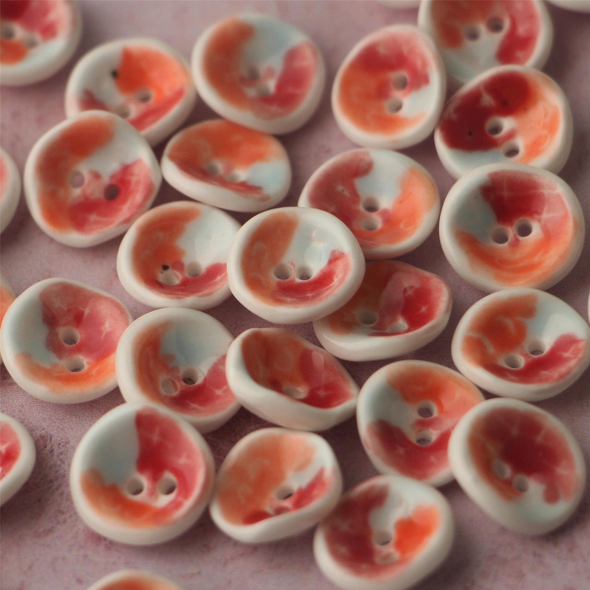 Bottoni in ceramica fatti a mano dipinti a mano da 15 mm con motivi floreali a onde e pois 4 pezzi