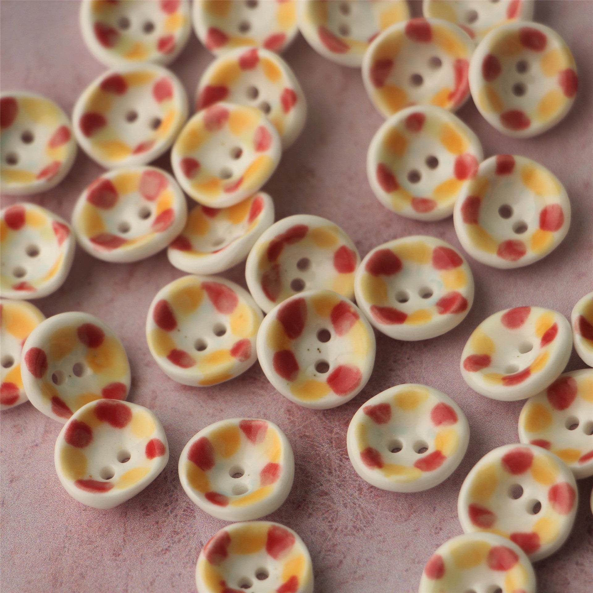 Bottoni in ceramica fatti a mano dipinti a mano da 15 mm con motivi floreali a onde e pois 4 pezzi