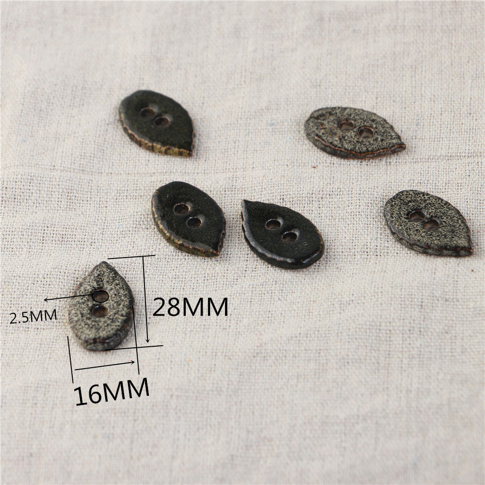 Bottoni in ceramica fatti a mano a forma di foglia con 2 fori da 28mm 5PCS