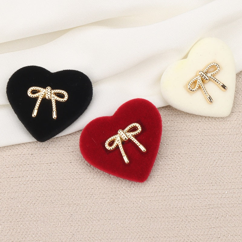 15 - 26mm Heart-Shaped Flocked Velvet Shank Buttons 6pcs