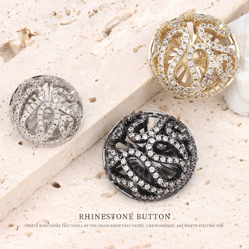Botão de Cobre em Forma de Flor Oca com Diamantes de Zircão 2pcs