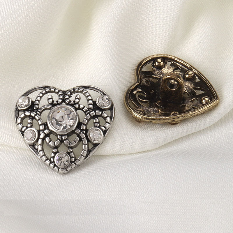 Botones de metal huecos en forma de corazón de 21.5mm en oro y plata vintage con rhinestones, 6 piezas