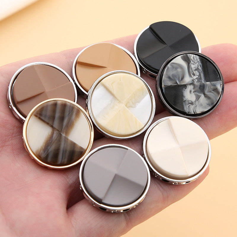 Svart Brun Fläktformad Tvåfärgad Resin Metallknapp med Stift 20 Pack