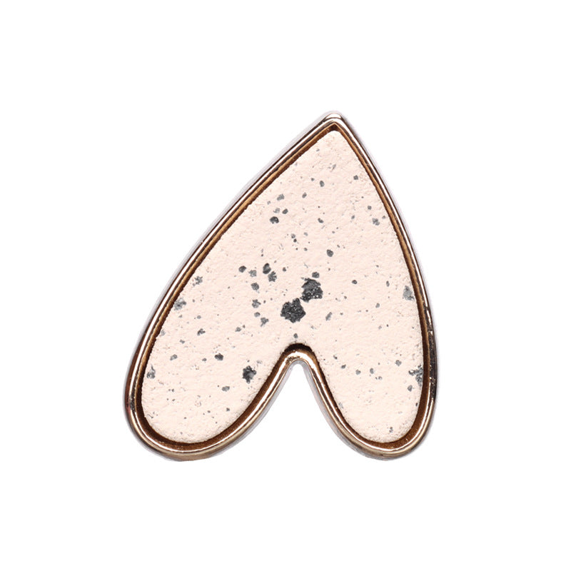 18/25mm Beige Svart Hjerteformede Metallknapper for Kvinnejakker 10stk