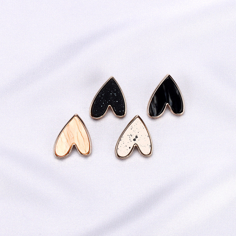 18/25mm Beige Svart Hjerteformede Metallknapper for Kvinnejakker 10stk