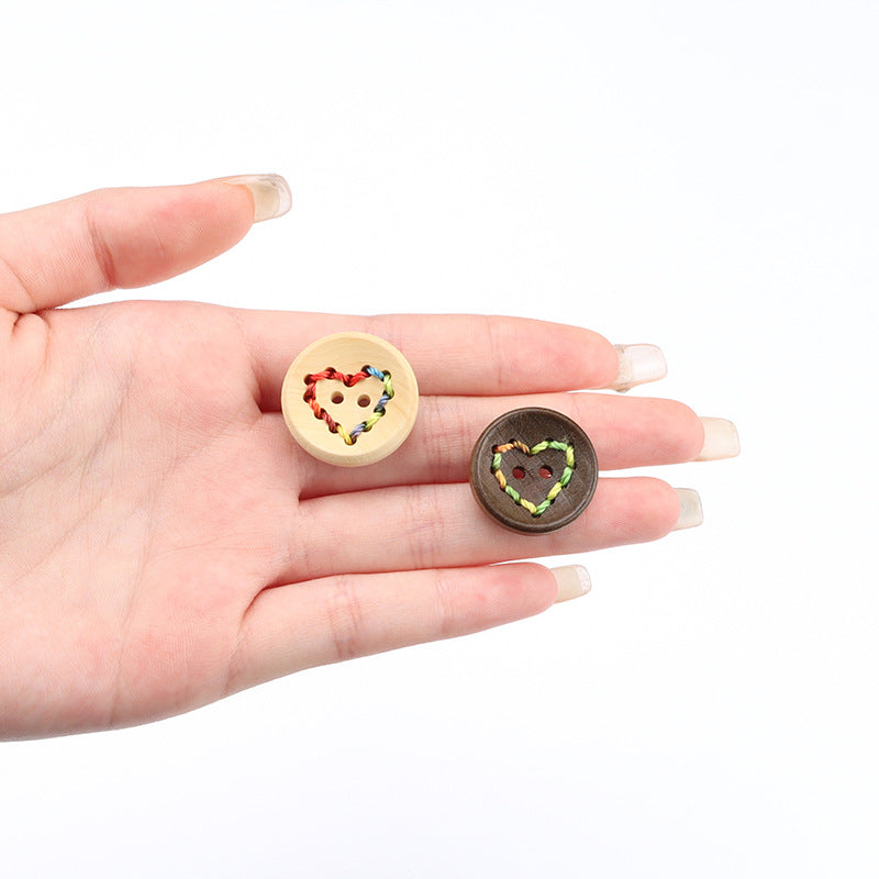 20mm Tondi 2 Fori Colorati Bottoni in Legno a Cuore con Motivo Moda per Maglioni 20pz