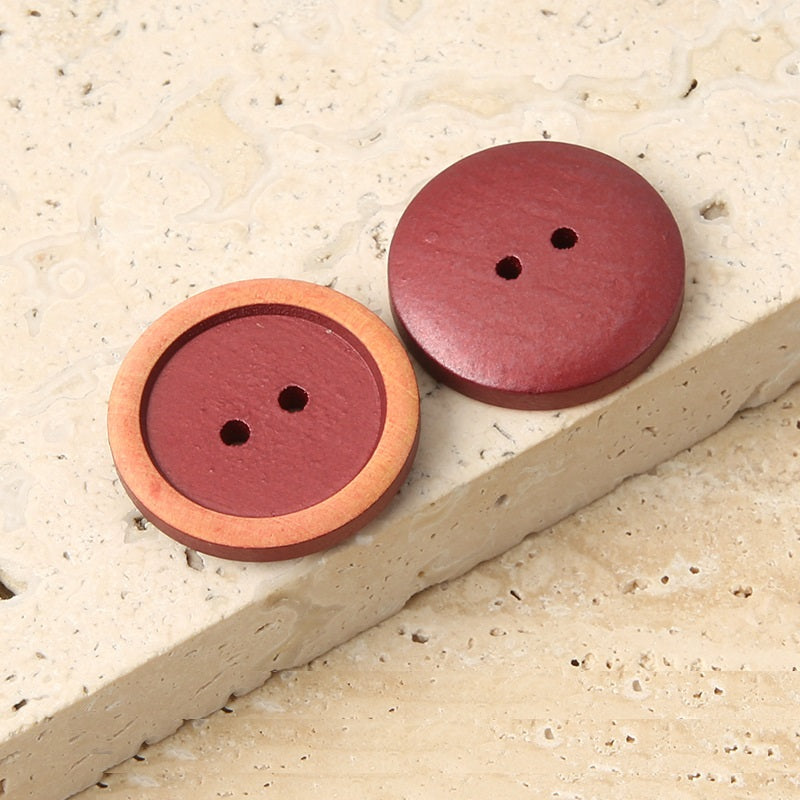 Bottoni in legno naturale distressed rotondi da 11-25mm con 2 fori e vernice bianca, verde, rossa