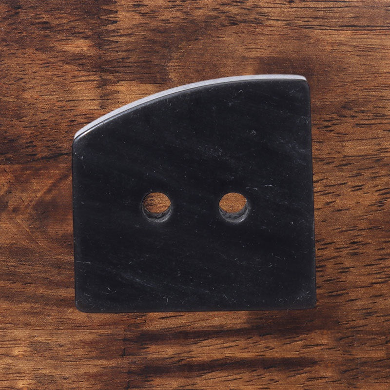 33mm Quadrato Irregolare 2 Fori Bottoni in Pelle Naturale Nera in Vera Corno di Bufalo 5PCS