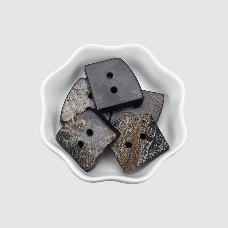 33mm Quadrato Irregolare 2 Fori Bottoni in Pelle Naturale Nera in Vera Corno di Bufalo 5PCS
