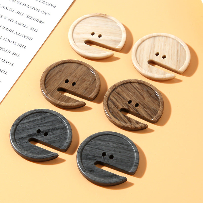 15-28mm Pac-Man-formade tvåhåliga träfärgade resin-knappar 30-pack