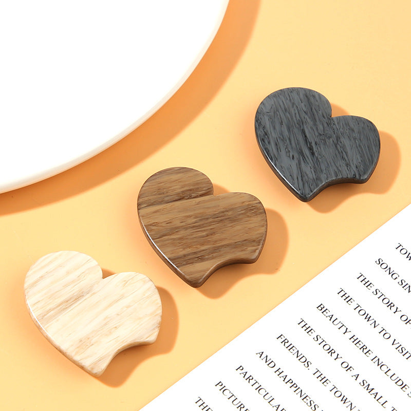Heart-Shaped Wood Grain Resin Shank Buttons 25 Pack(17/21/23/25/32mm)