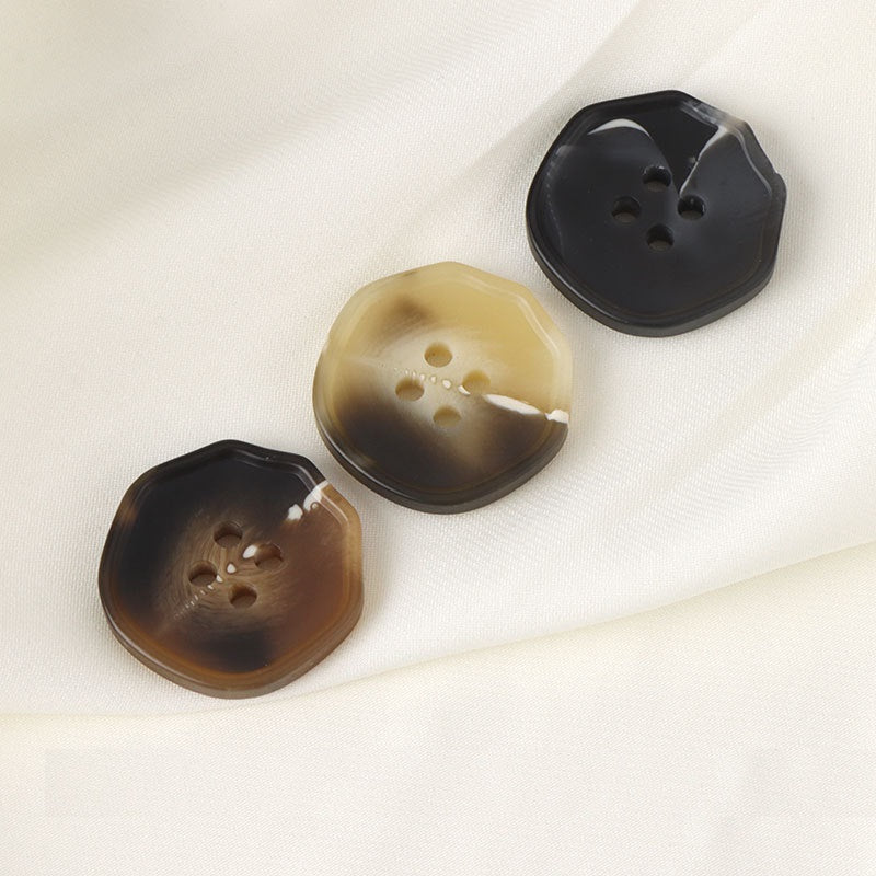 18-28mm Oregelbundet Formade Fyra Ögon Resin Knappar för Kostymer Byxor 20st