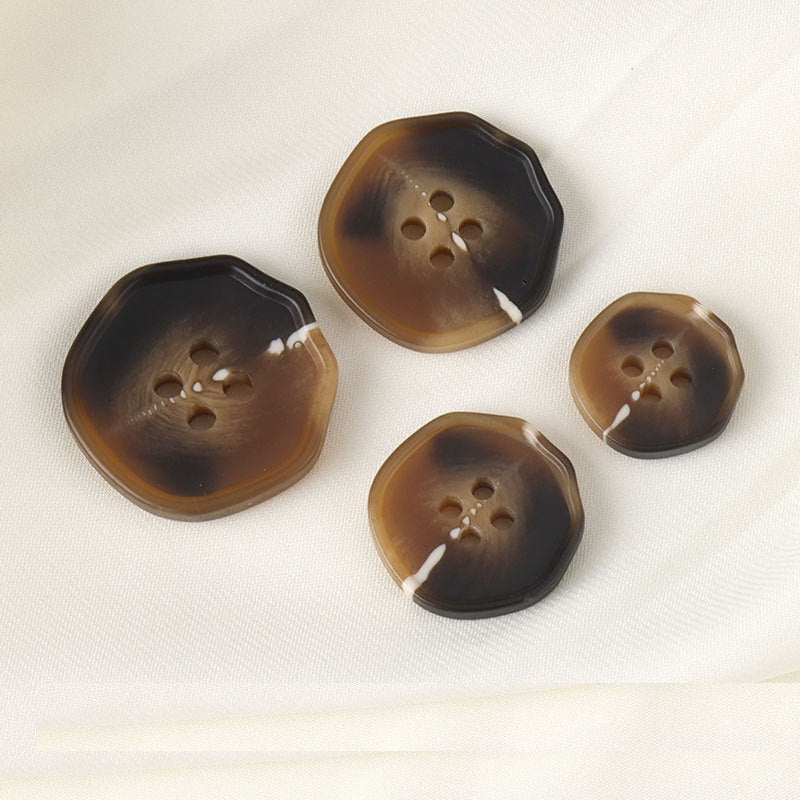 18-28mm Oregelbundet Formade Fyra Ögon Resin Knappar för Kostymer Byxor 20st