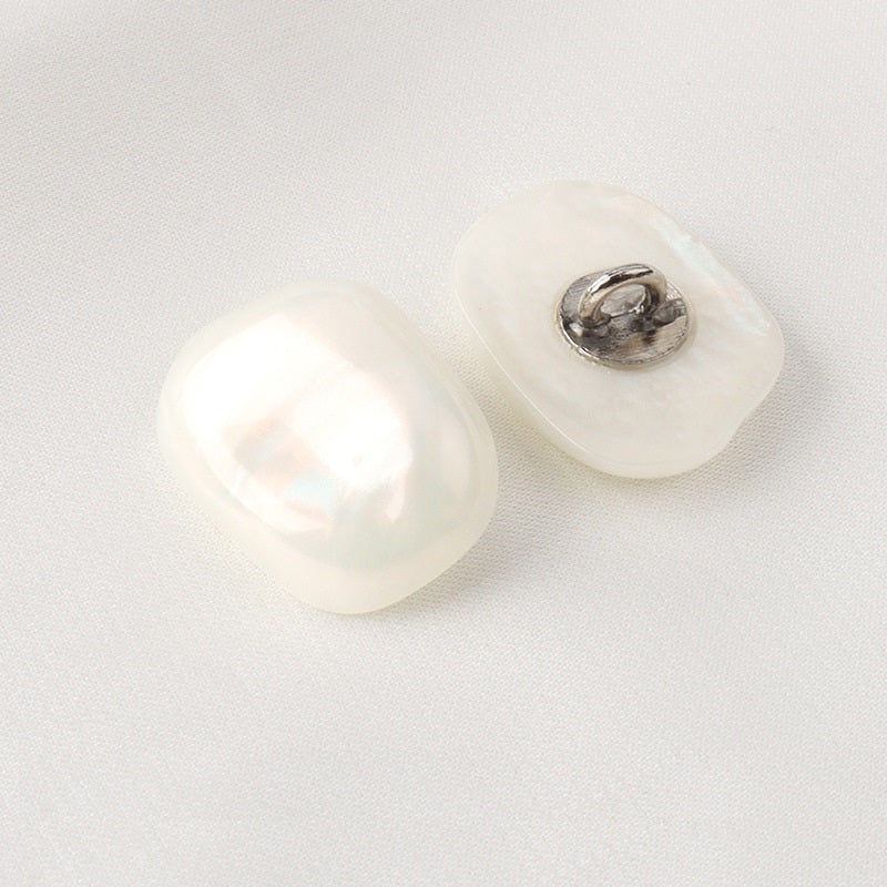 12-21mm Imitation Shell Pearl Luster White Black Shank Buttons 30 Pack
