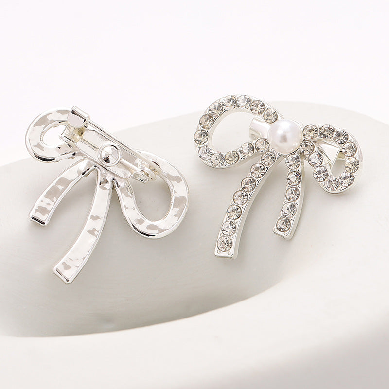 Bowknot Rhinestone and Pearl Brooch Metal Waist-Cinching Pin 6pcs - Lots of Buttons