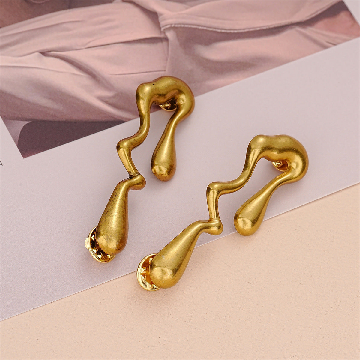 Irregular Teardrop-Shape Vintage Golden Sew Free Waist-Cinching Buckle,2pcs - Lots of Buttons