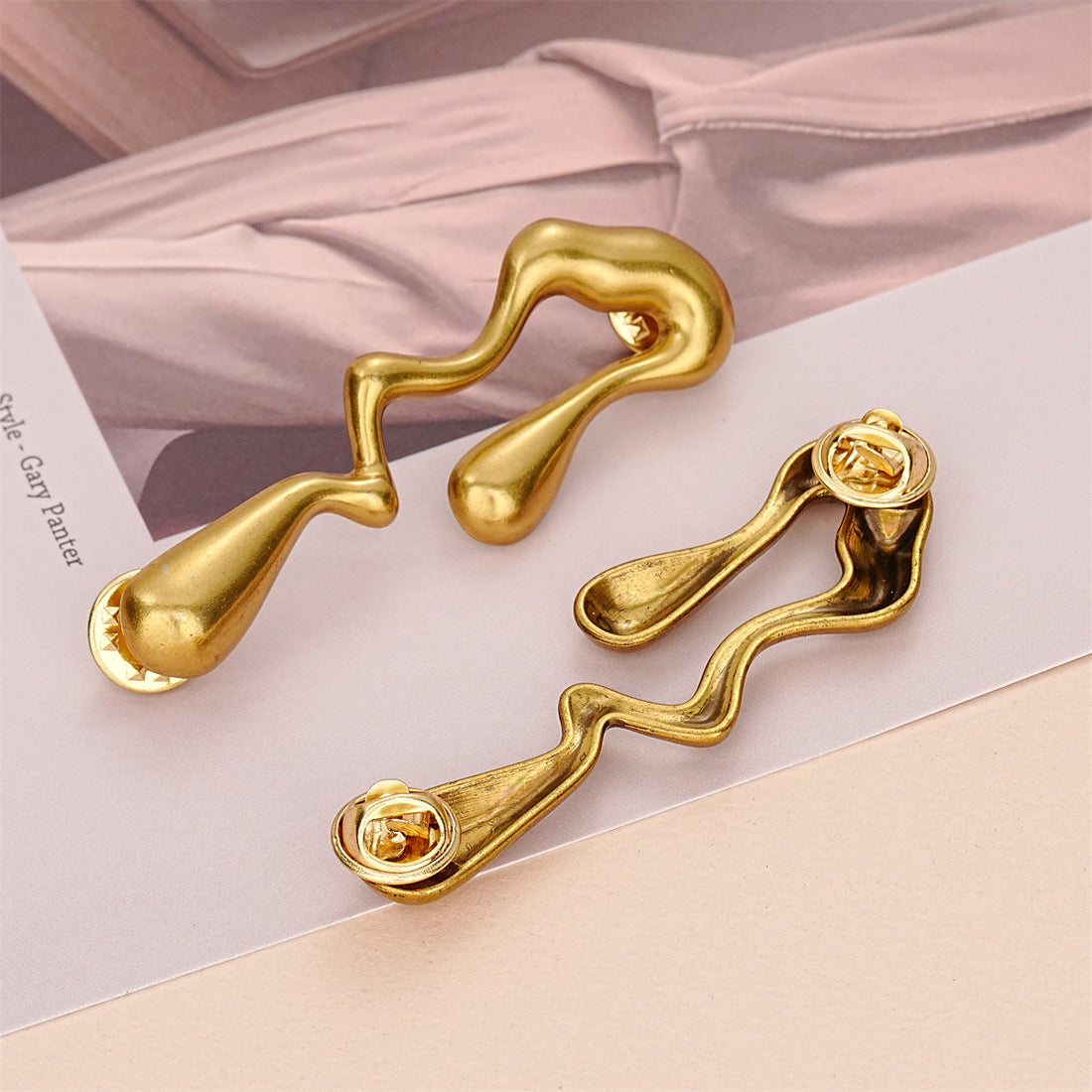 Irregular Teardrop-Shape Vintage Golden Sew Free Waist-Cinching Buckle,2pcs - Lots of Buttons