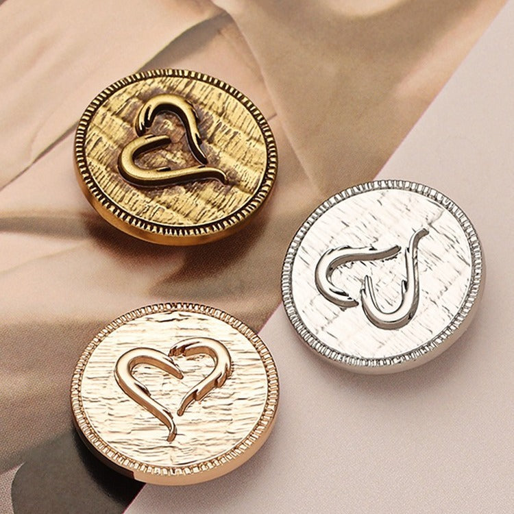 Retro British Heart-Carved Metal Decorative Buttons 6pcs - Lots of Buttons