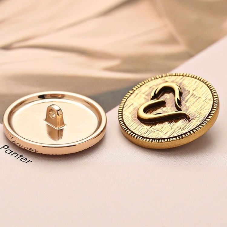 Retro British Heart-Carved Metal Decorative Buttons 6pcs - Lots of Buttons