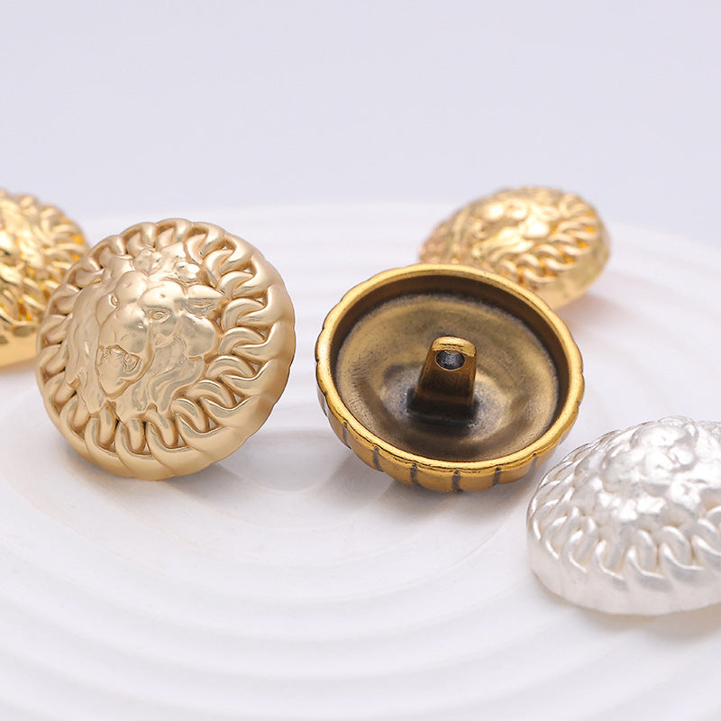 Retro Trendy Round Metal Button with Lion Head Pattern 6pcs - Lots of Buttons
