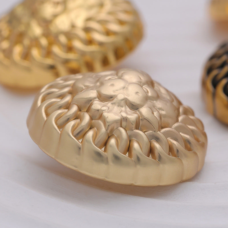 Retro Trendy Round Metal Button with Lion Head Pattern 6pcs - Lots of Buttons