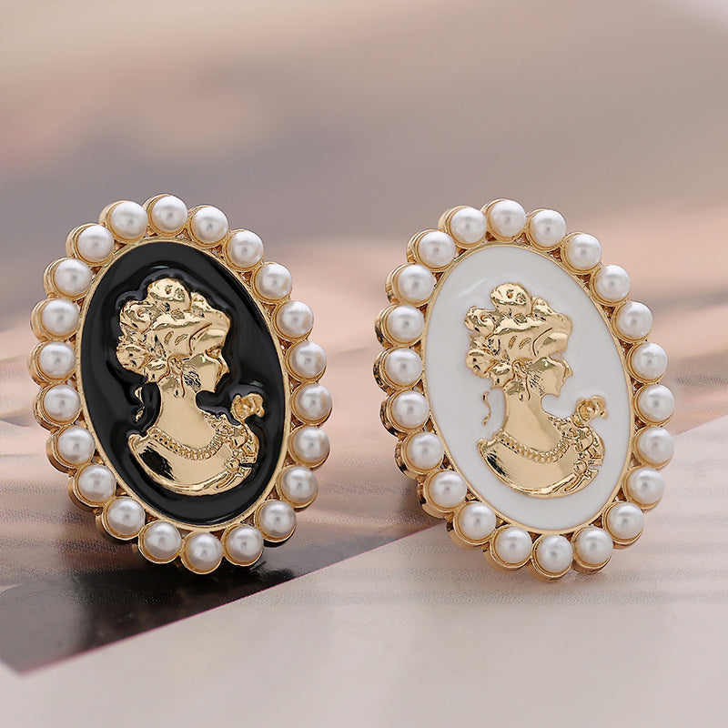 31mm Retro Palace Pearl Metal Brooch Pin with Beauty Portrait 3pcs - Lots of Buttons