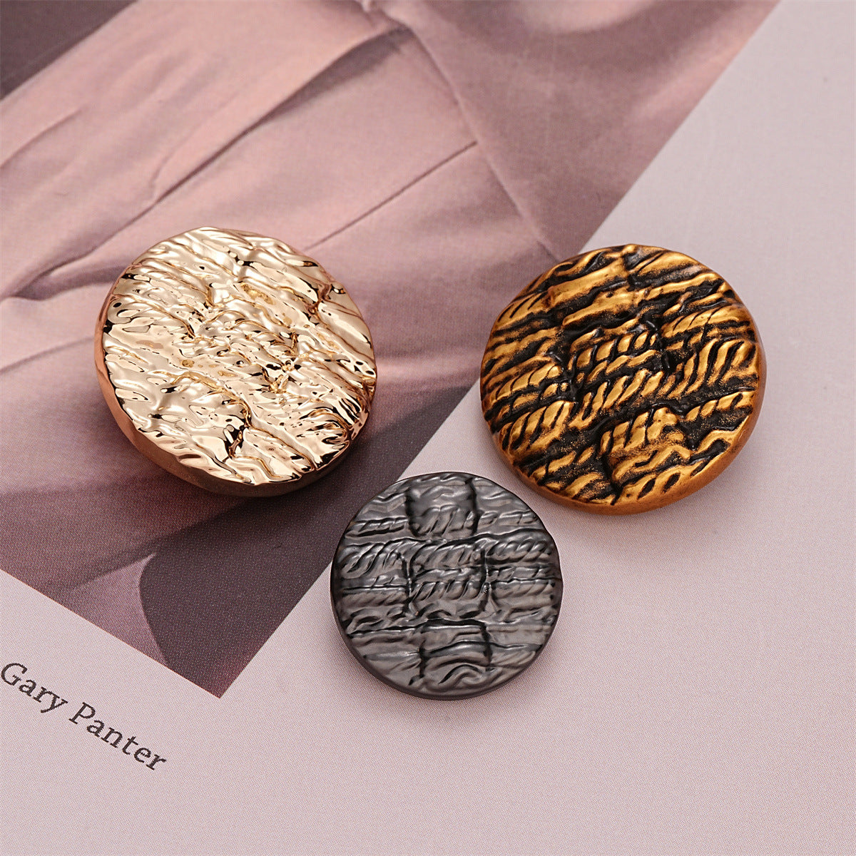 Retro Vertical and Horizontal Striped Texture Round Metal Button 10pcs - Lots of Buttons