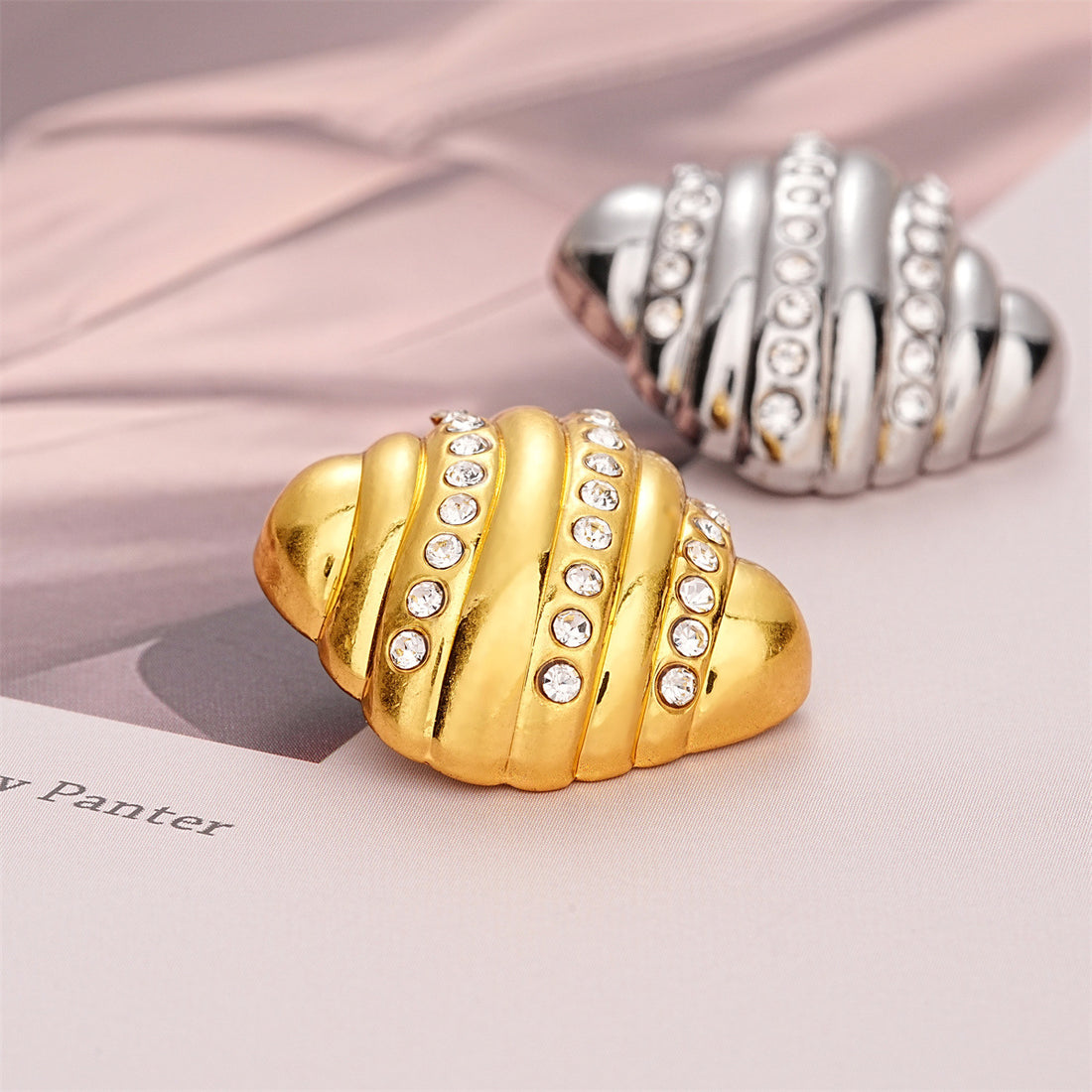 23mm Fashion Croissant Diamond-Inlaid Metal Button 5pcs - Lots of Buttons