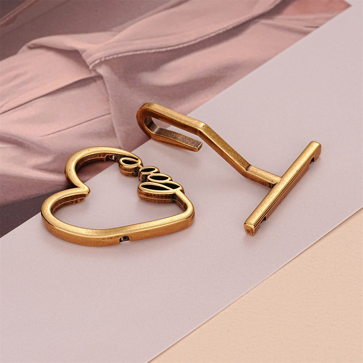 Heart-Shaped Metal Hook Buckle 3pcs - Lots of Buttons