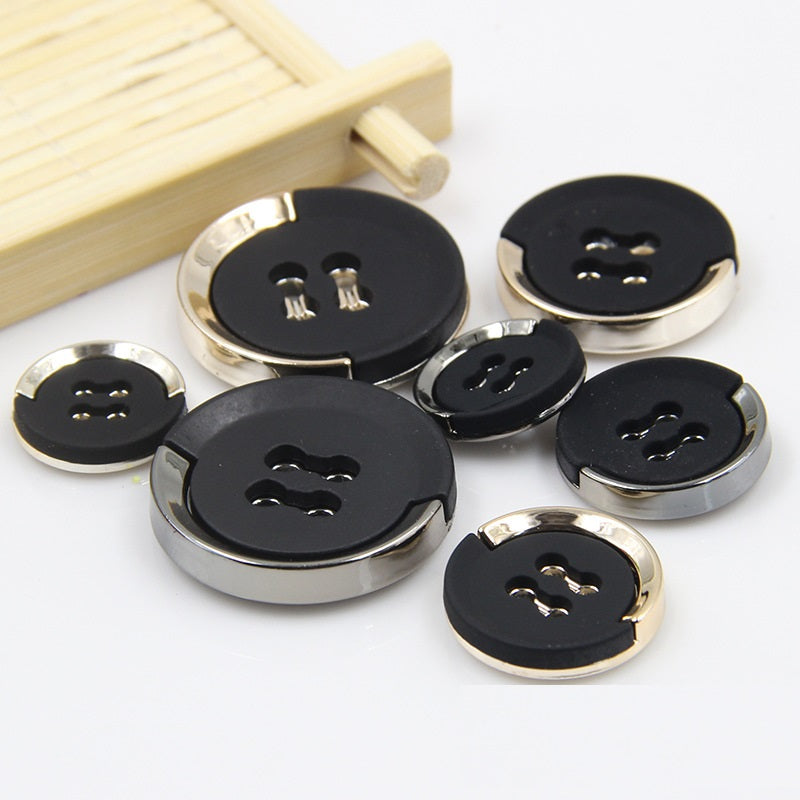 15-30mm Black Plastic Electroplated Gold-Trimmed Buttons 30pcs