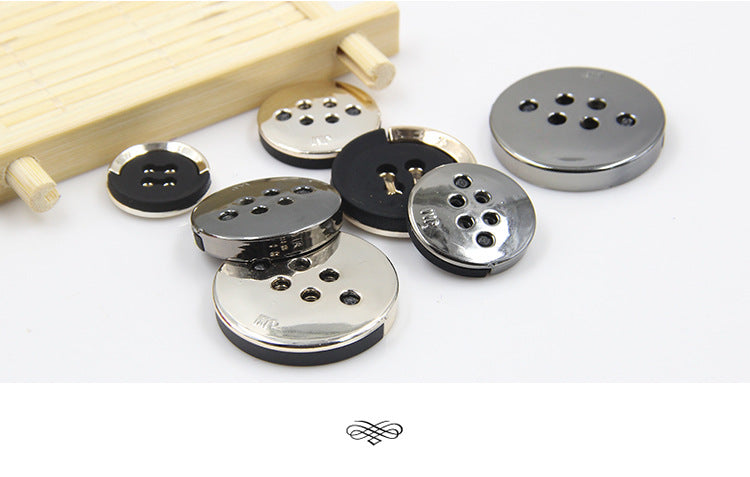 15-30mm Black Plastic Electroplated Gold-Trimmed Buttons 30pcs