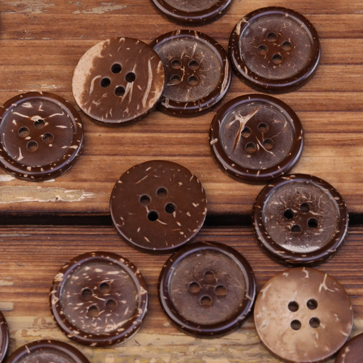 18-32L Natural Dark Brown Coconut Shell Buttons 60 Pack