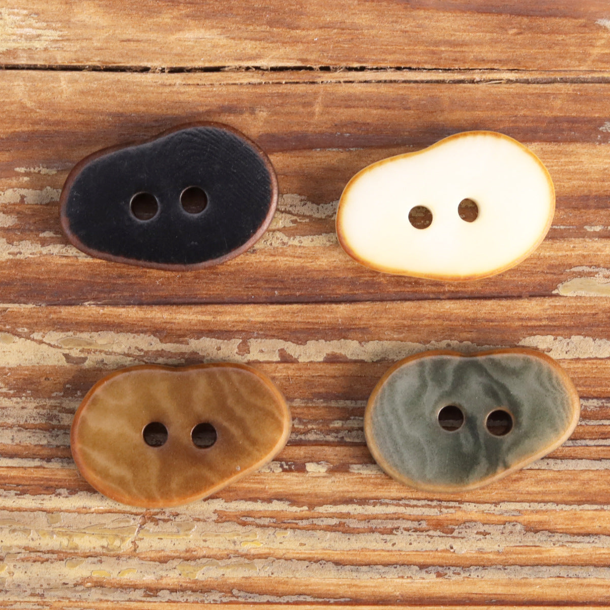 Peanut-Shaped Natural Fruit Buttons for Children's Cardigans 20 Pack - Lots of Buttons