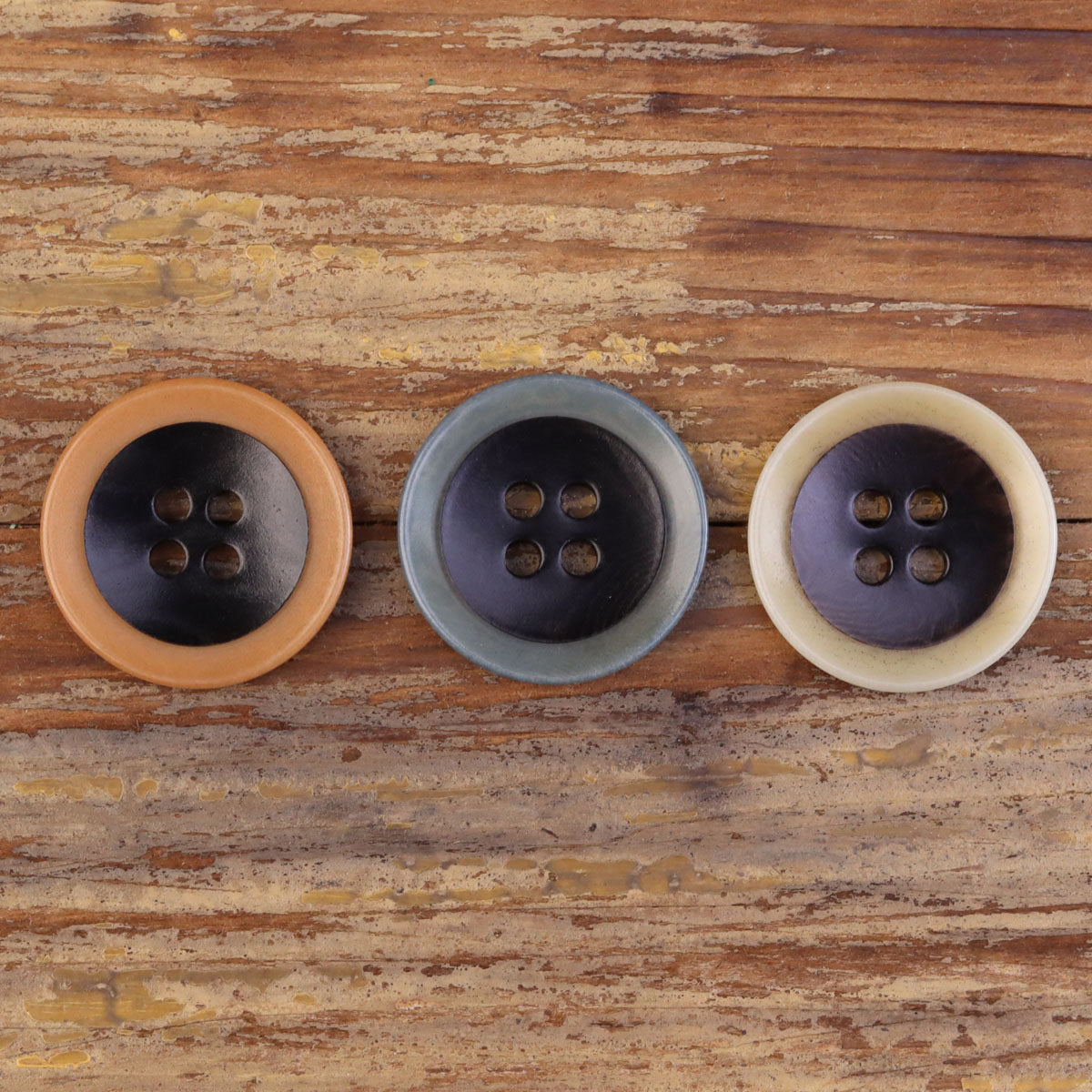 Two-Tone Natural Palm Fruit Shell Four-Hole Buttons 30 Pack (3 Colors)