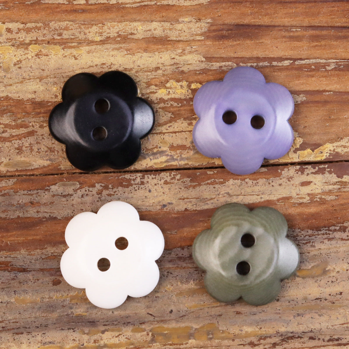 Flower-Shaped Eco-Friendly Corozo Buttons For Kids' Clothing 20 Pack - Lots of Buttons