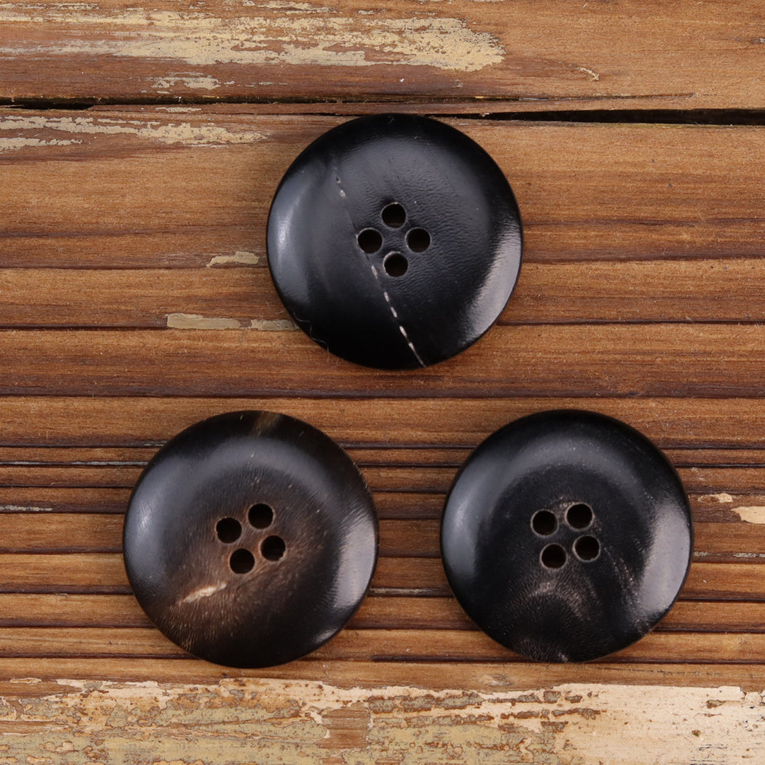 Pulsanti in corno naturale nero lucido caffè scuro 15 pezzi (3 colori)