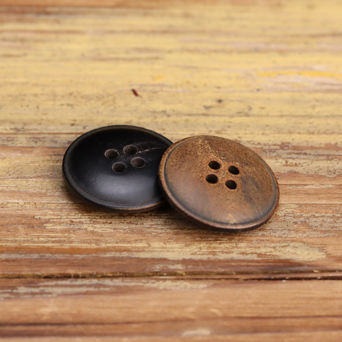 24L/28L/32L Double-Sided Black Yellowish-Brown Horn Buttons 15 Pack