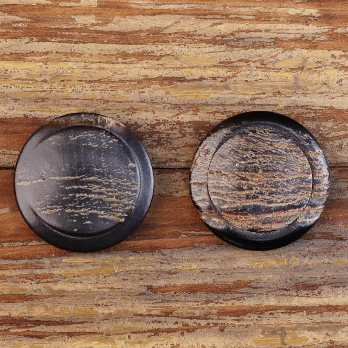 25MM Bottoni in Pelle di Corno Imitazione Texture Irregolare Bark 20PCS