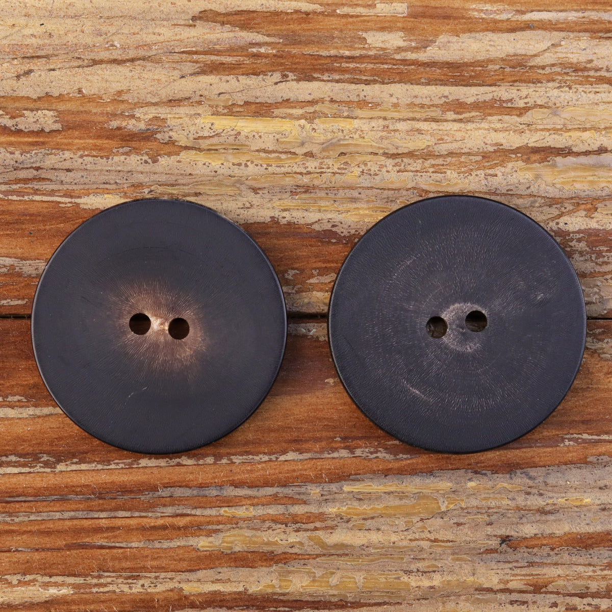 Pulsanti Retro a Corno Nero Caffè Scuro Due Occhi 30 Pezzi (6 Misure)