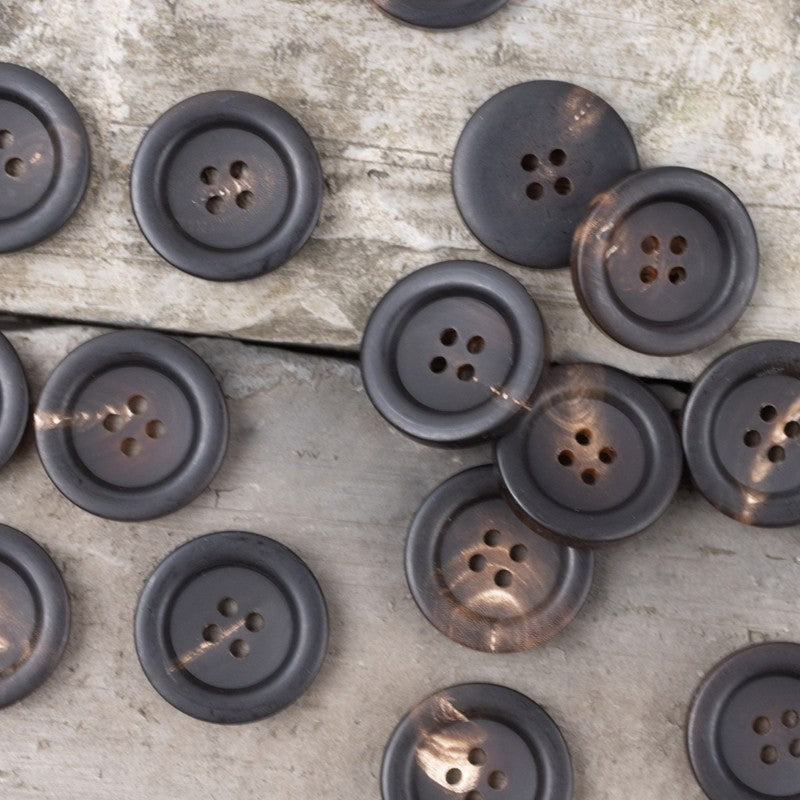 Caffè Profondo Nero Cappello a Tesa Larga Bottoni Spessi in Corno 30 Pezzi